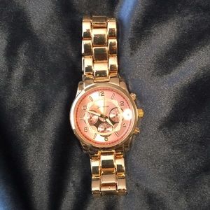Pretty gold colored watch